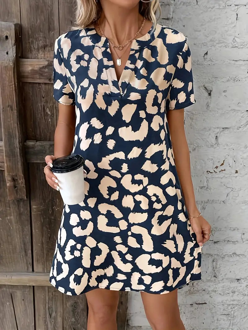 Valenzora | V-Ausschnitt-Kleid für einen femininen Stil