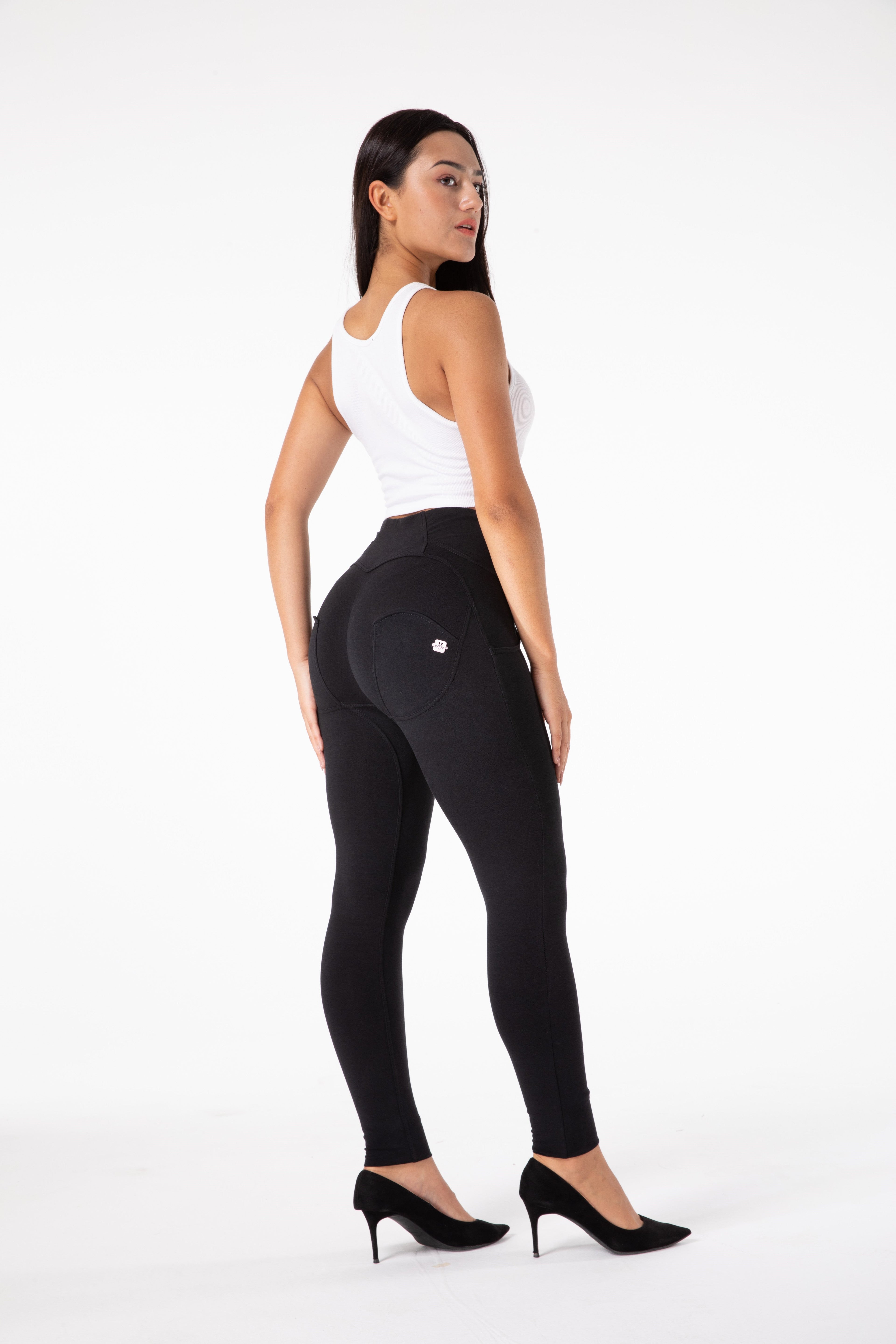 Valenzora | Eng anliegende schwarze Leggings mit hoher Taille