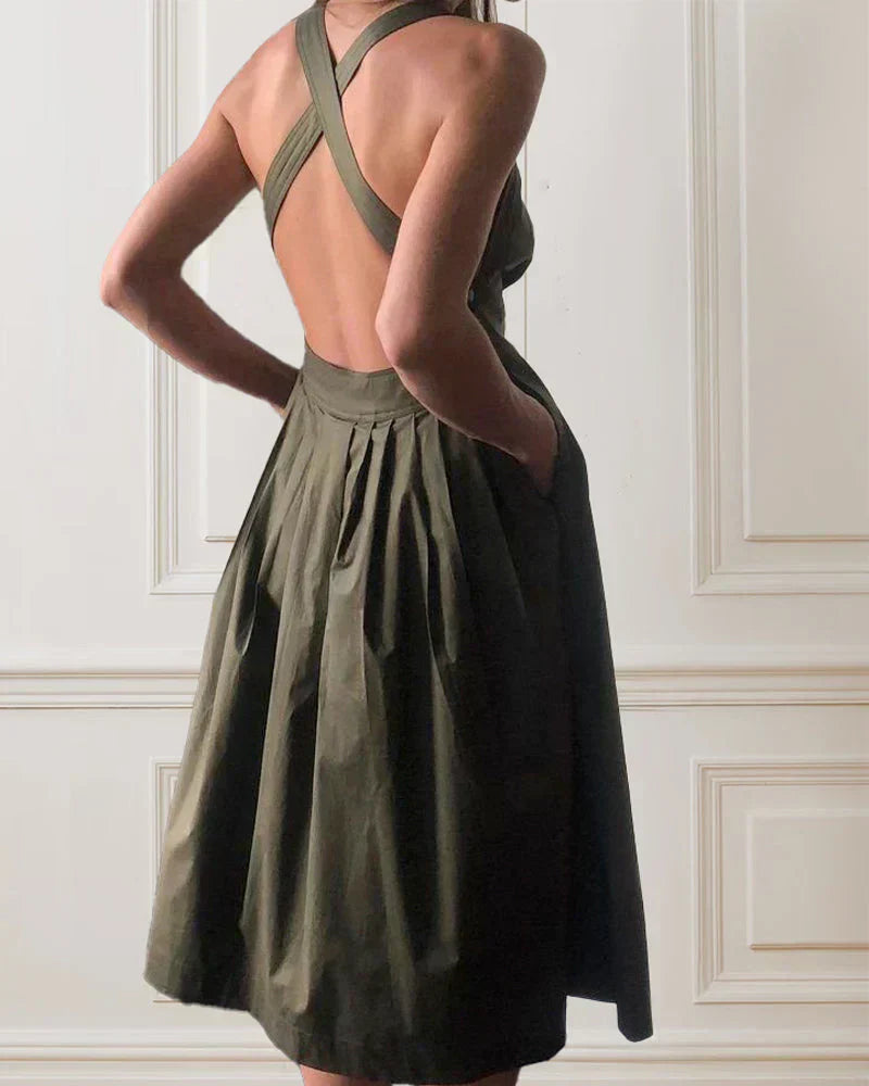 Valenzora | Backless, pleated dress with large pockets