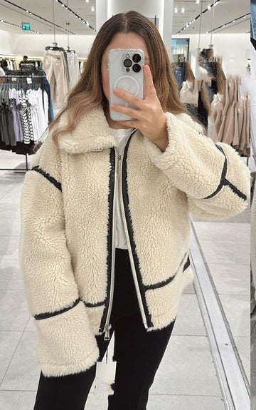 Valenzora - Fluffy teddy jacket with contrasting details