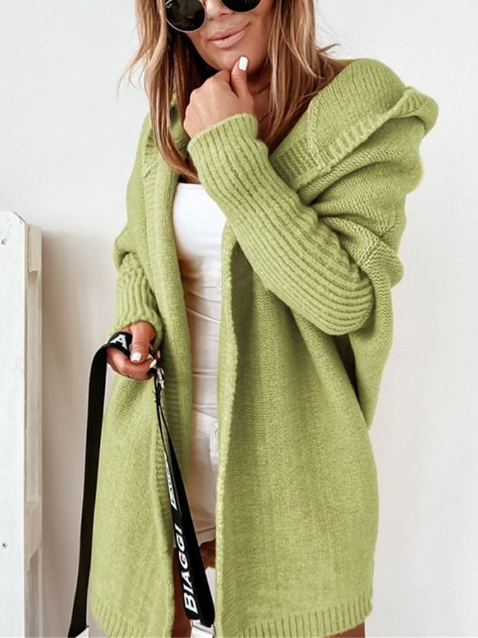 Mid-length hooded jacket with simple seams