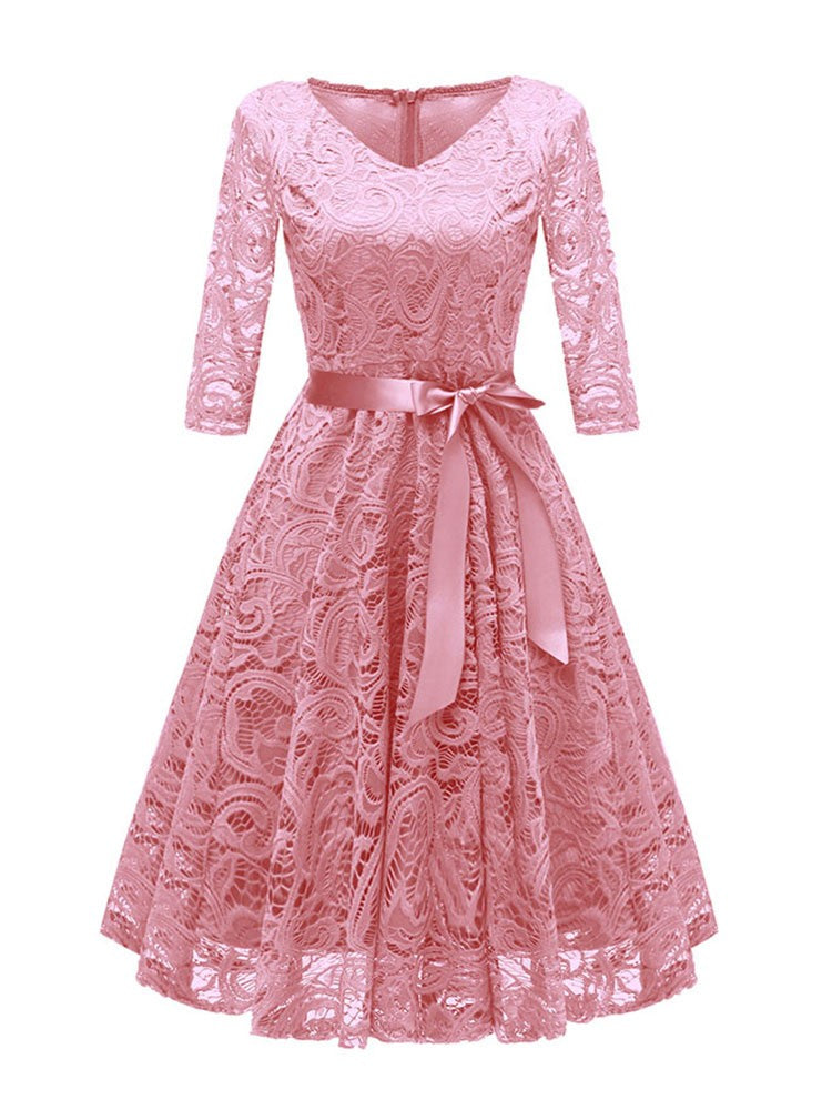 Valenzora | Elegant V-shaped lace evening dress