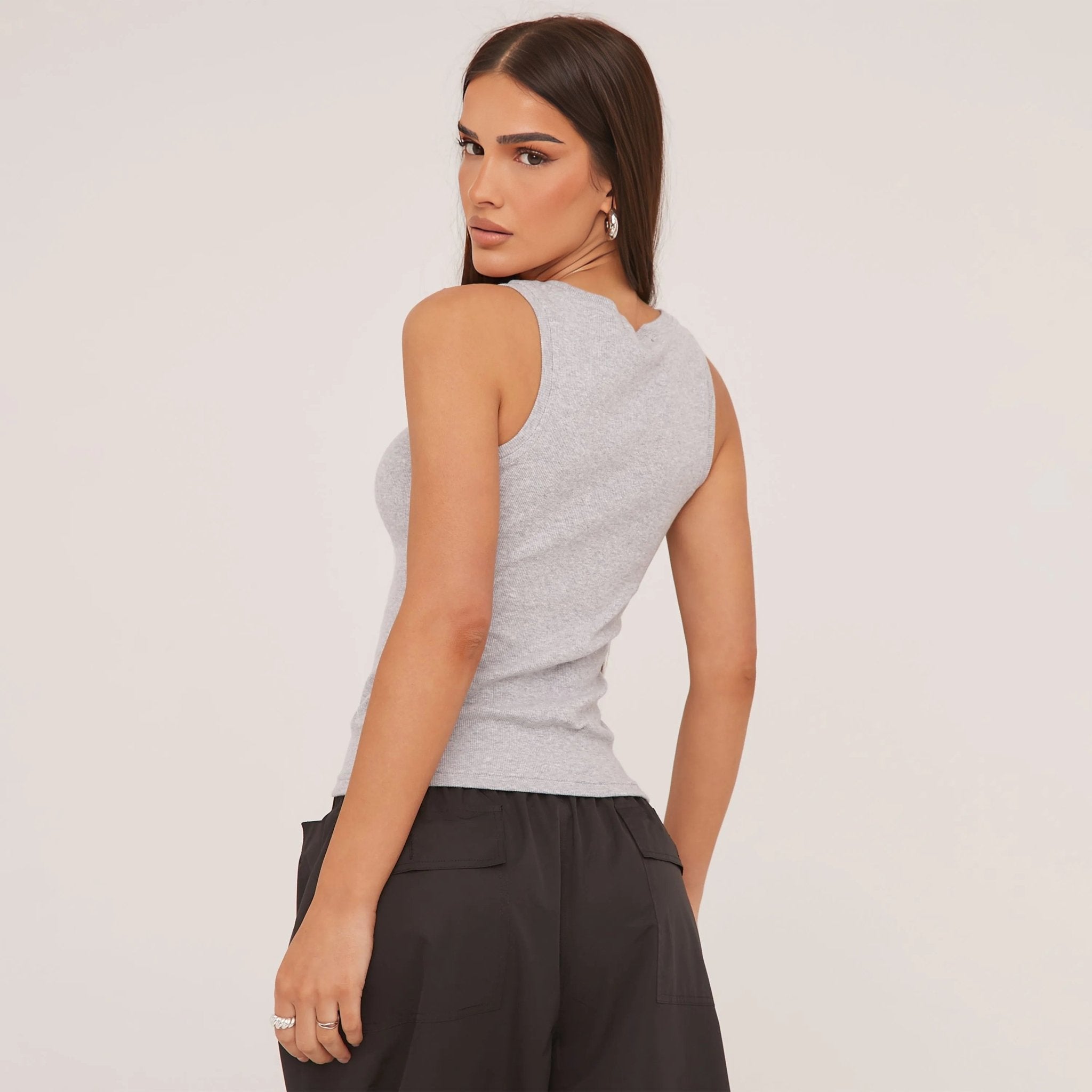 Valenzora | Ribbed tank top with delicate embroidery