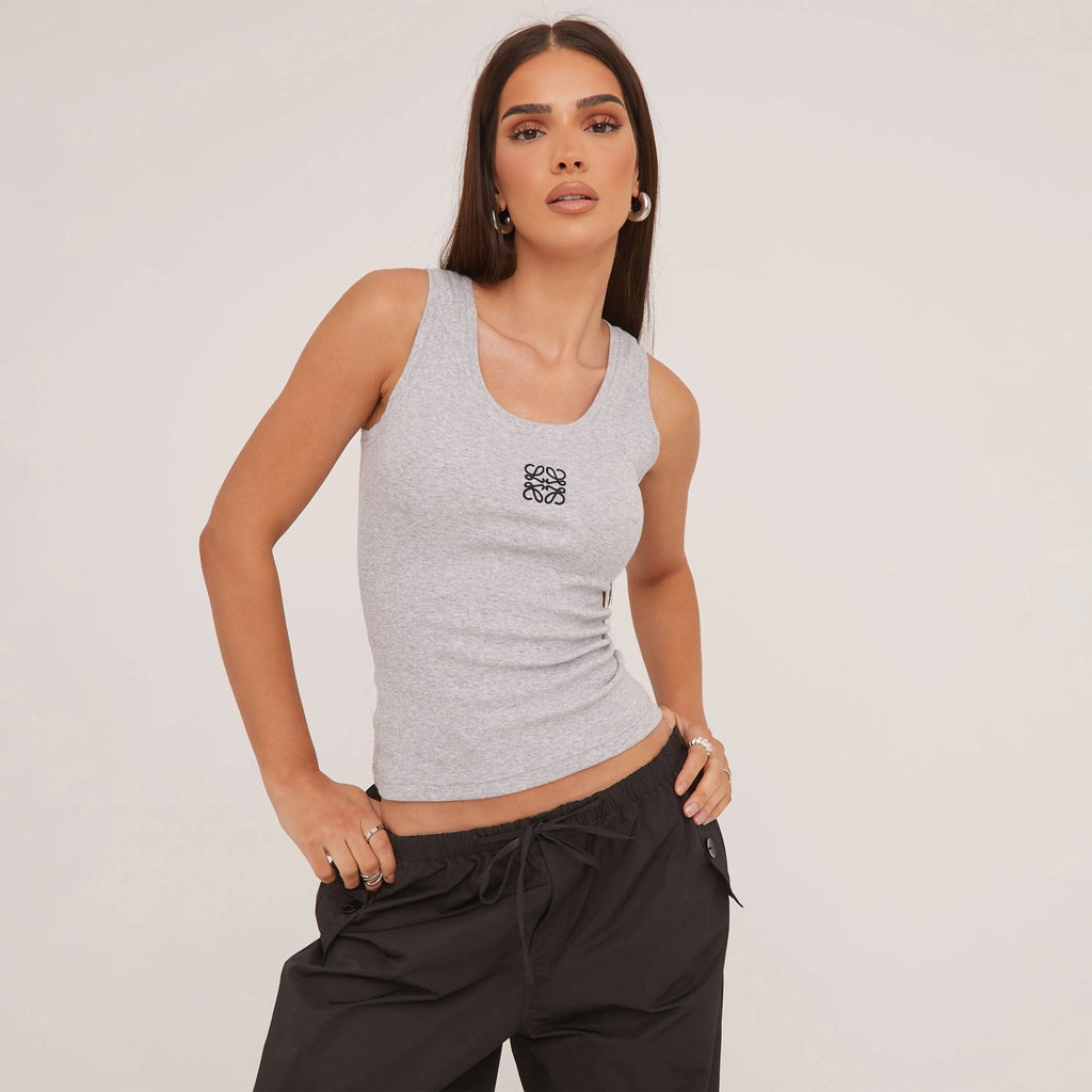 Valenzora | Ribbed tank top with delicate embroidery