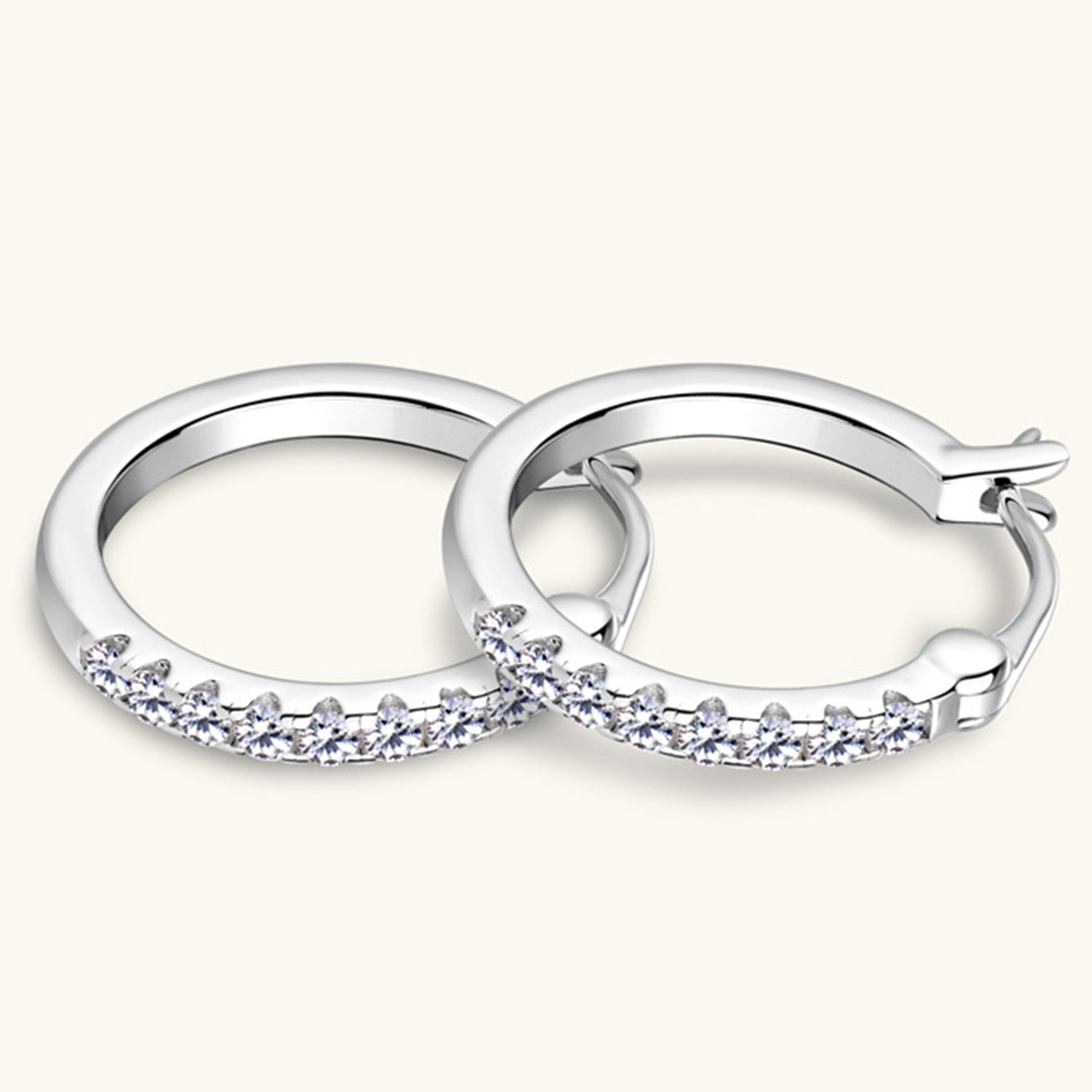 Valenzora | 925er Sterlingsilber Moissanit Huggie Ohrringe