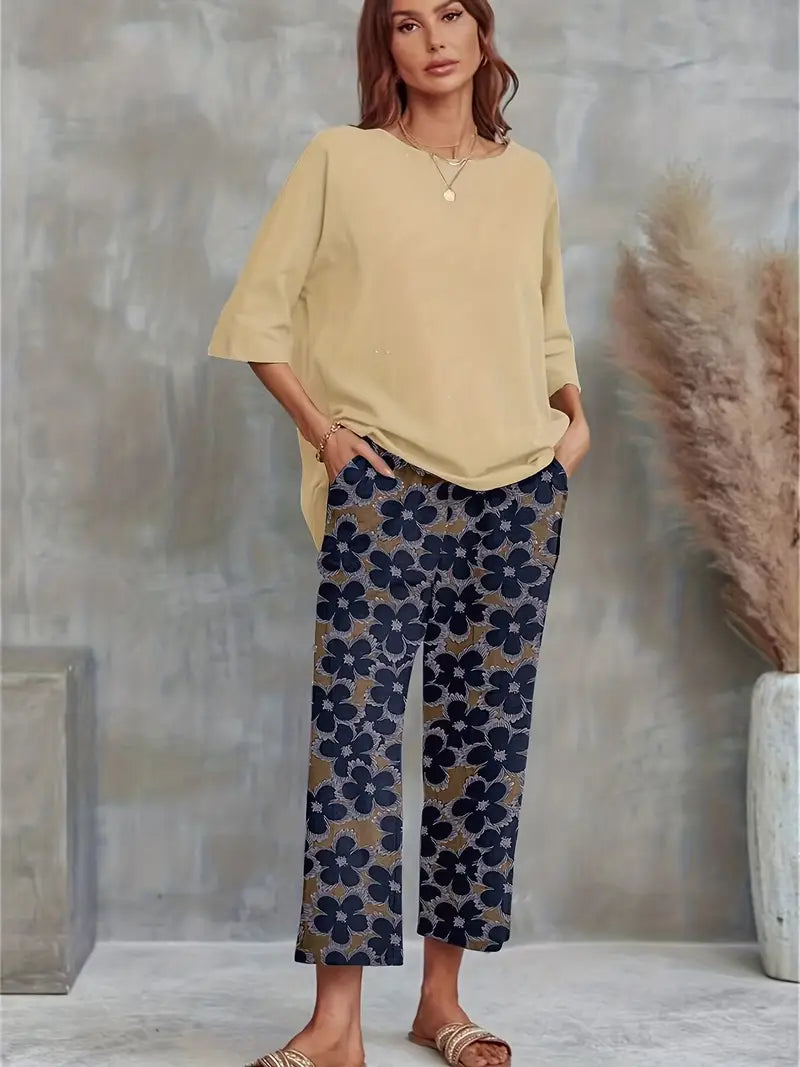 Valenzora | Uni-T-Shirt mit weiten Beinen und Rundhalsausschnitt mit Blumenmuster