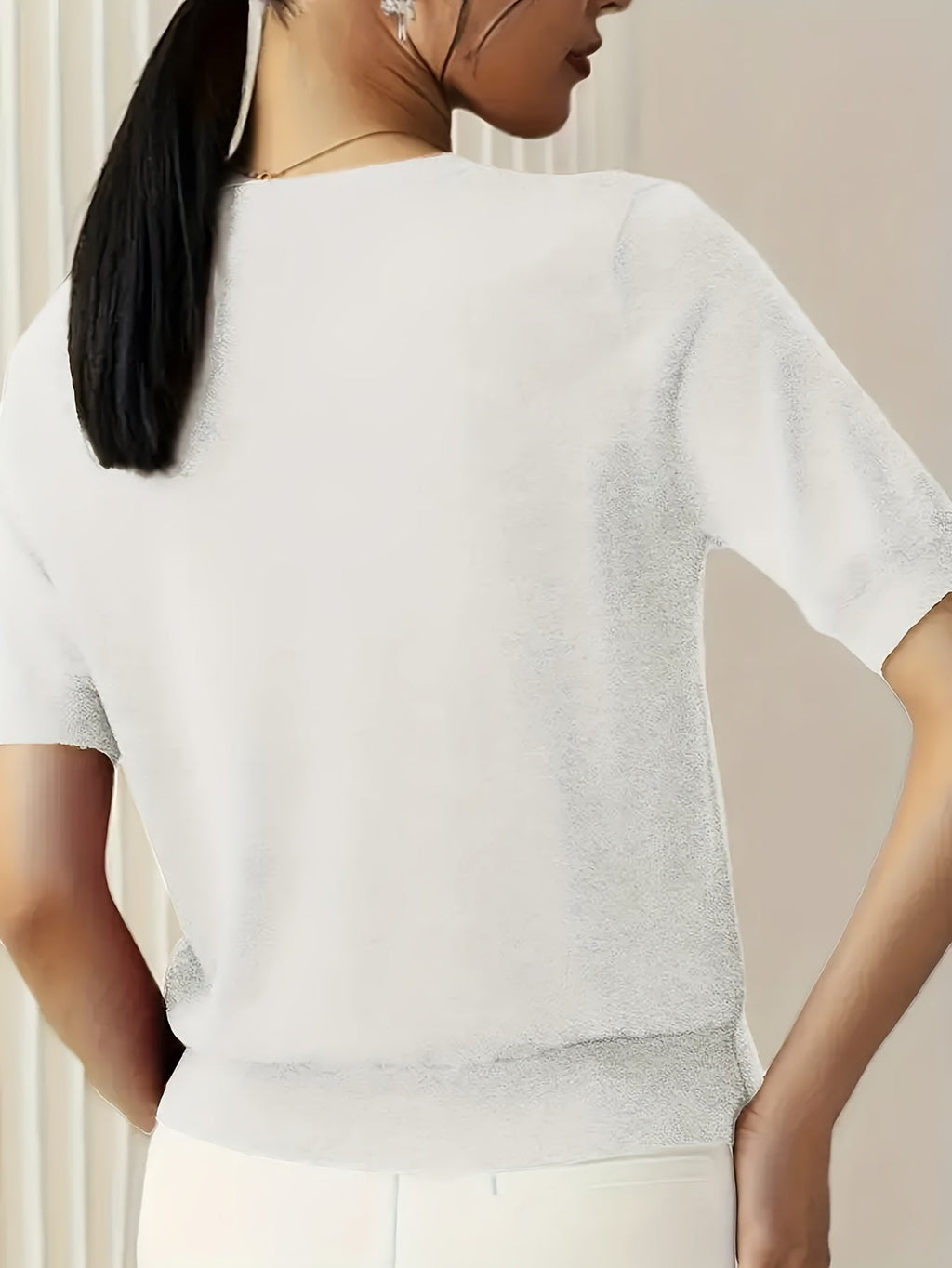 Valenzora | Knit shirt with R neckline