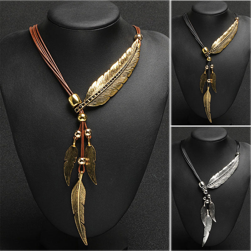 Valenzora | Goldene Federkette im Boho-Stil
