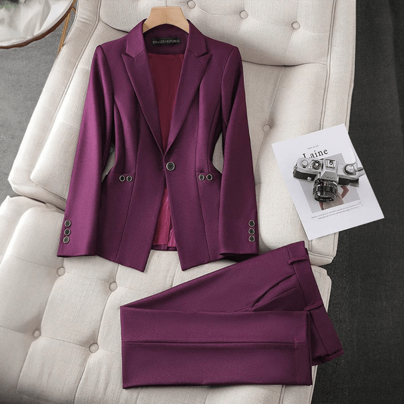 Valenzora | Eleganter Blazer- und Hosenanzug für Damen. Lässiges & bequemes Design.