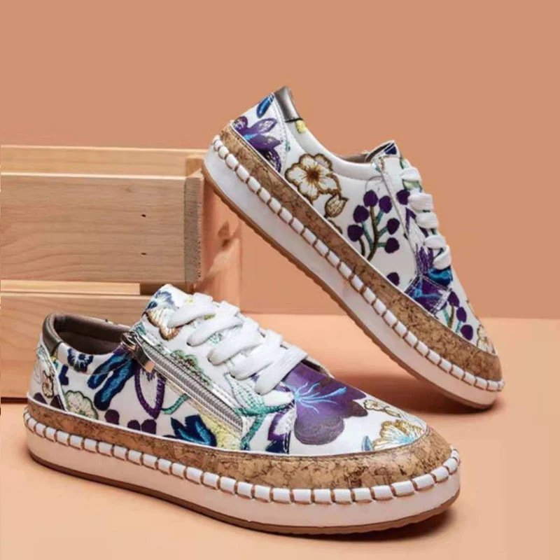 Geblümte Turnschuhe