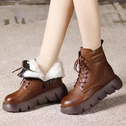 Gefütterte Stiefel mit dicken Sohlen