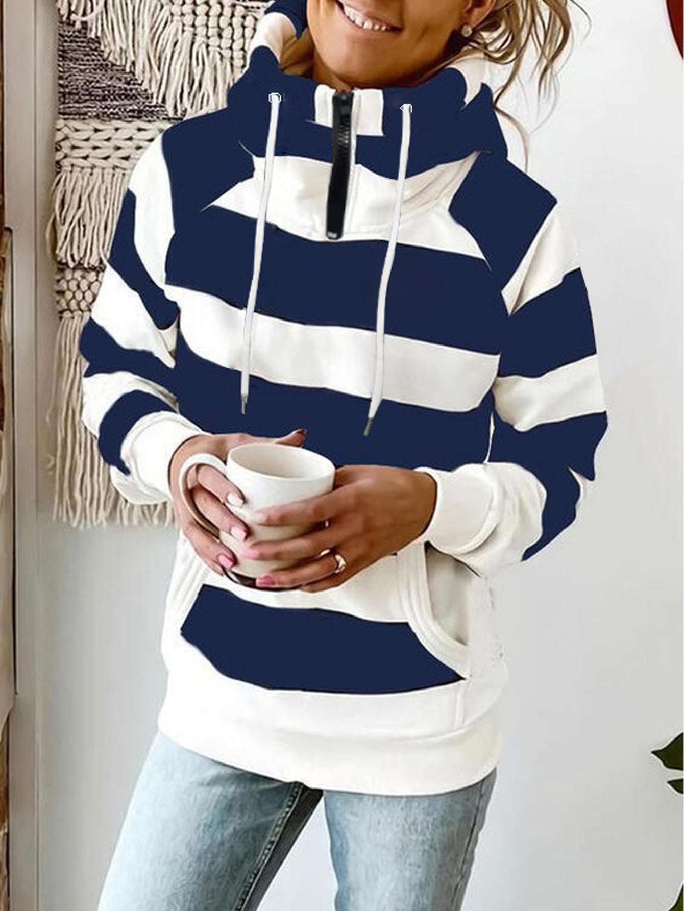 Valenzora | Striped hoodie with zipper and drawstring