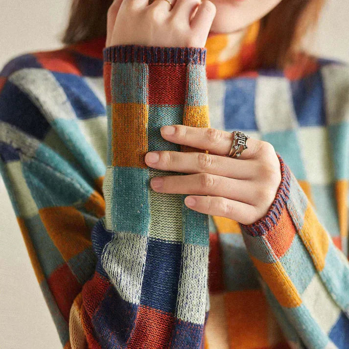 Rollkragenpullover mit Polka-Dots