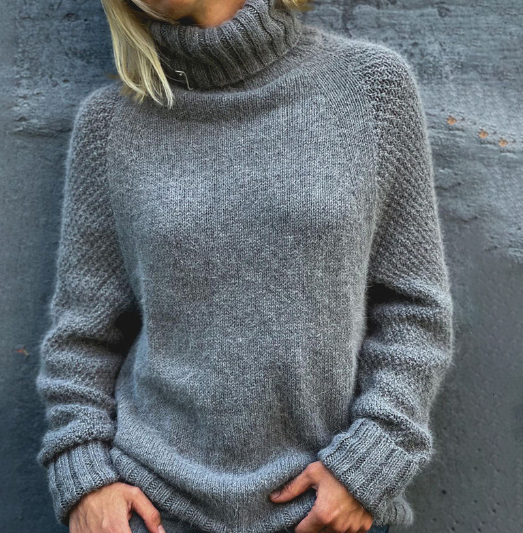 Valenzora | Oversized roll-neck knit sweater for women