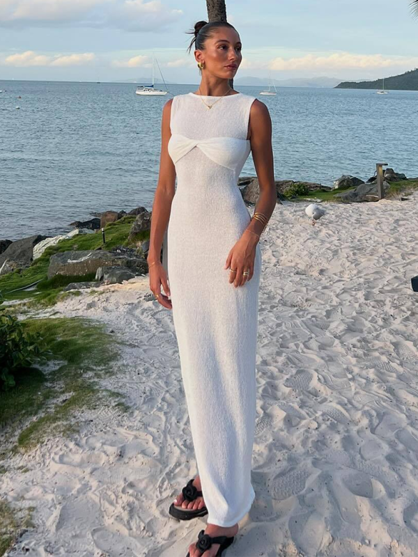 Valenzora | Sleeveless fitted round neck knitted solid colour beach dress