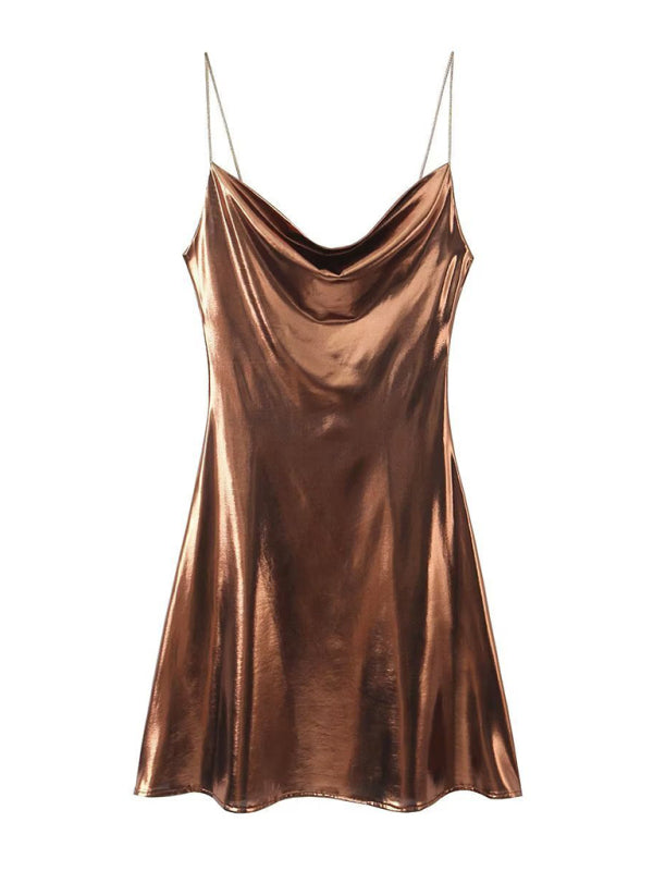 Valenzora | Metallisches Kleid mit tiefem Rückenausschnitt und Riemchen