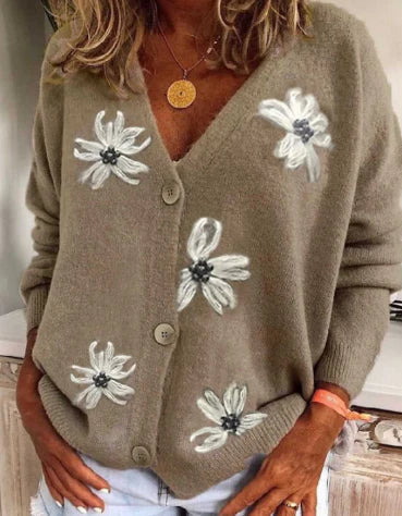 Valenzora | Classic and elegant winter cardigan.