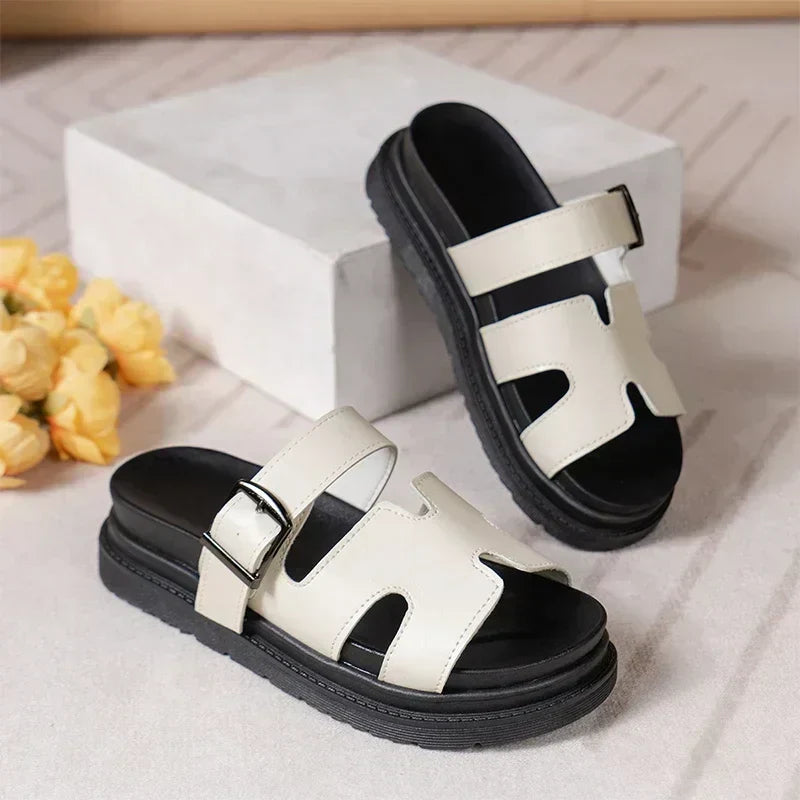 Summery slingback sandals with a Roman flair