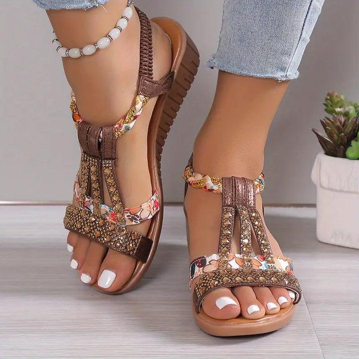 Valenzora | Boho Keilsandalen mit geflochtenem Riemen und Strasssteinen für Damen