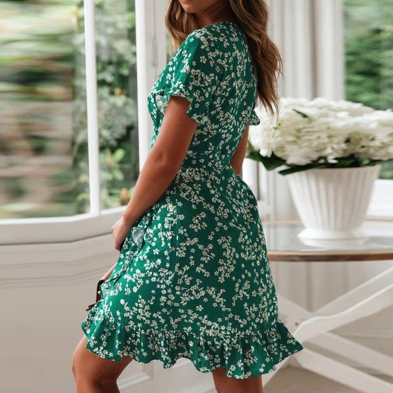 Geblümtes Wickelkleid
