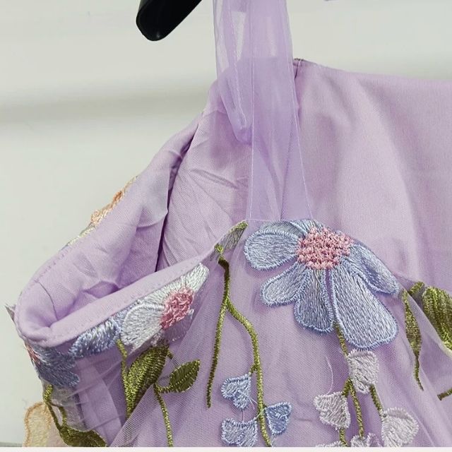 Valenzora | Cocktail dress with floral appliqués