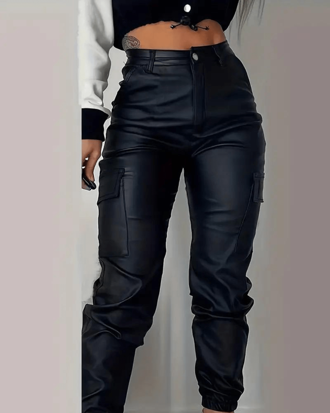 Valenzora | Lightweight faux leather trousers