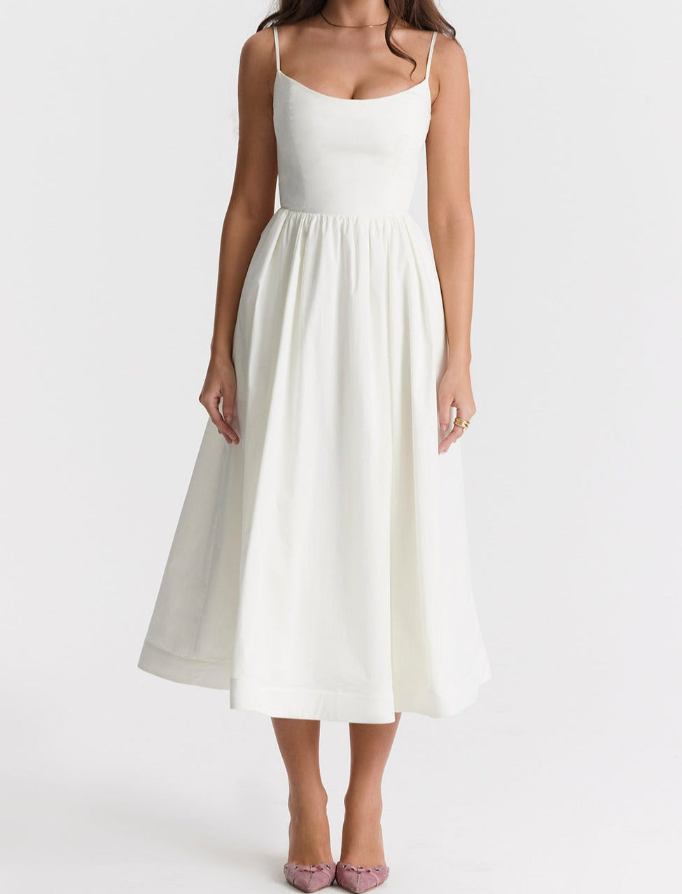 Valenzora | Elegant midi dress look