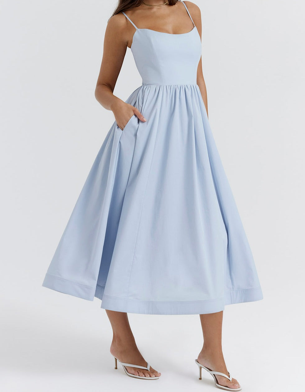 Valenzora | Elegant midi dress look
