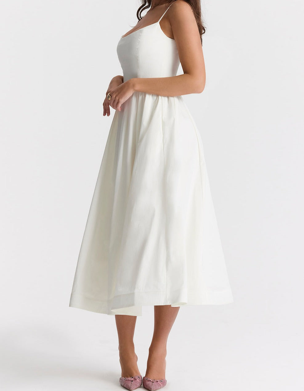 Valenzora | Elegant midi dress look