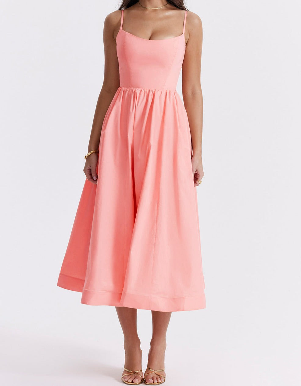 Valenzora | Elegant midi dress look