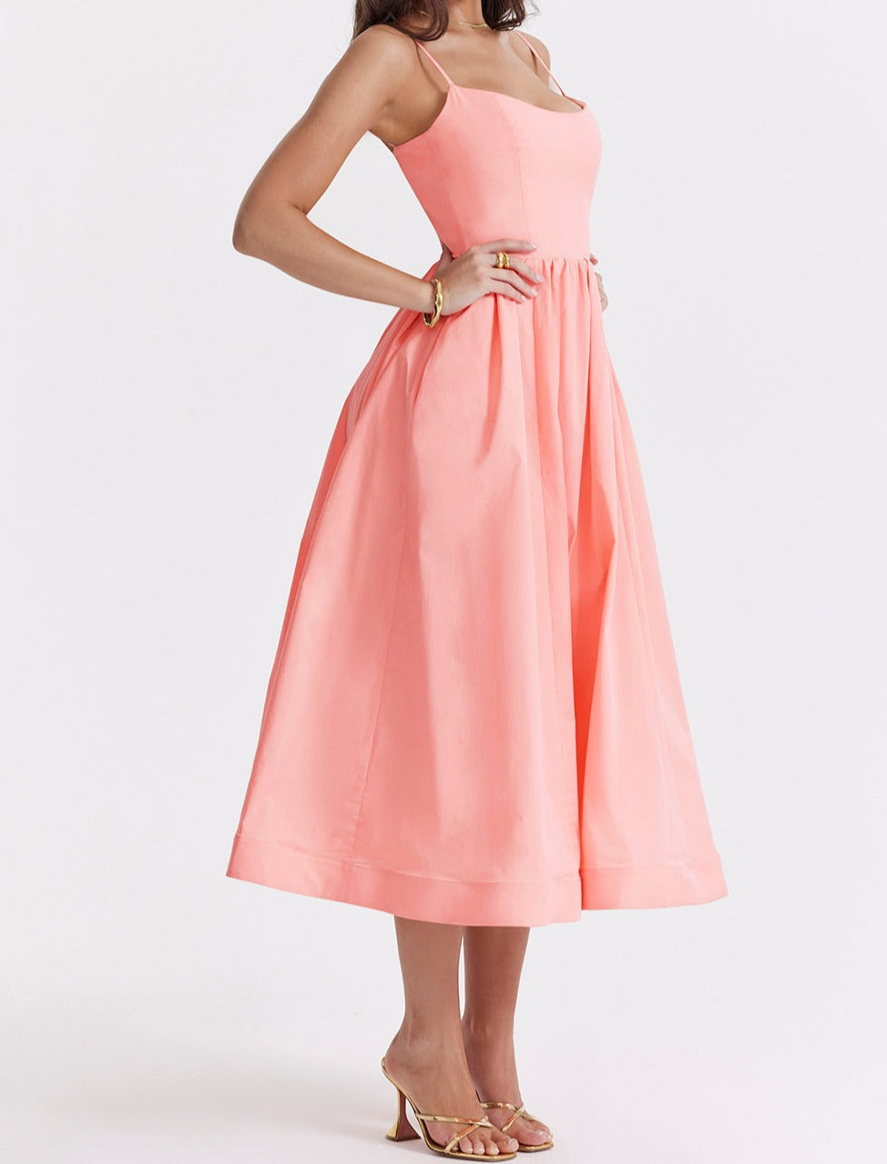Valenzora | Elegant midi dress look