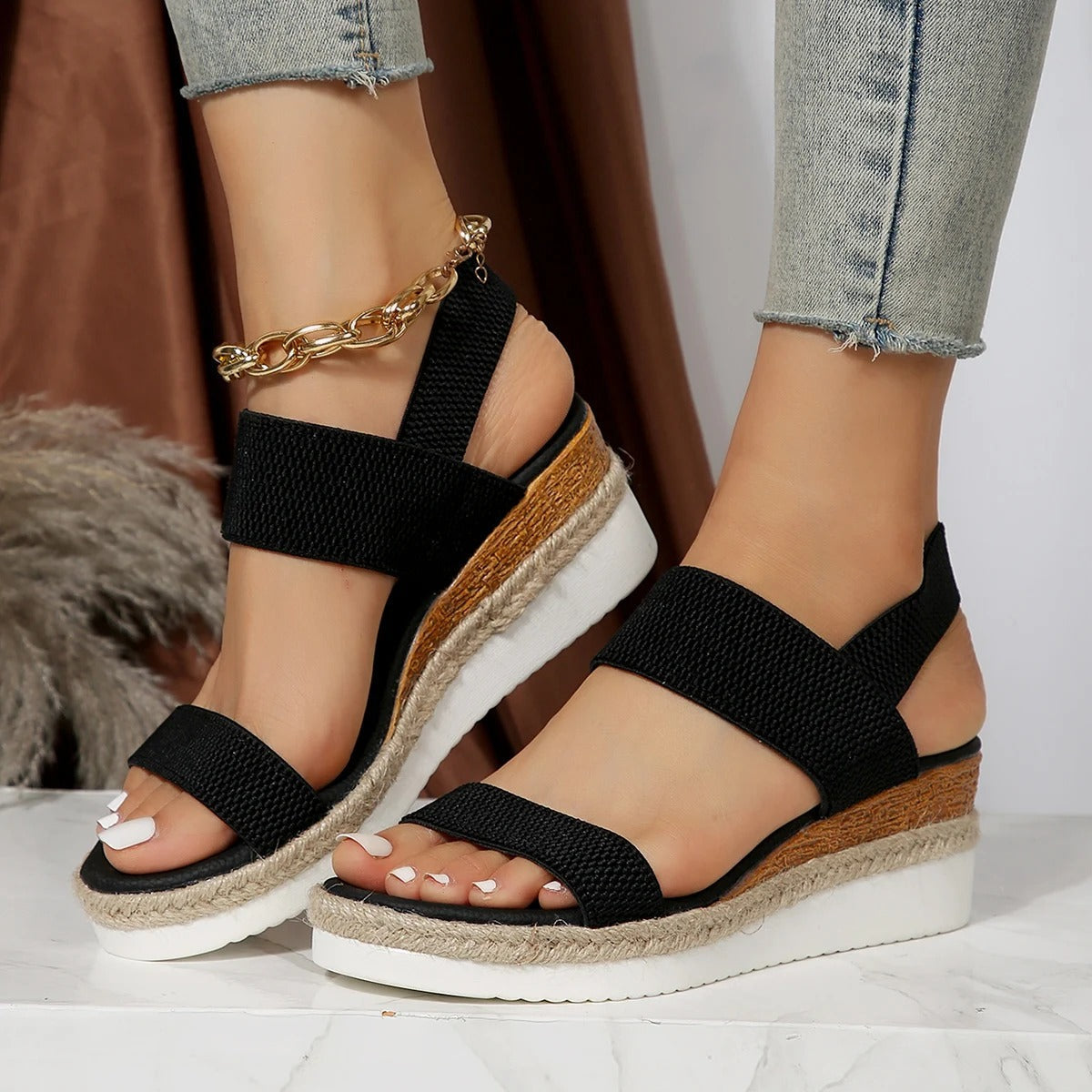 Valenzora | Stylische und legere Keilsandaletten