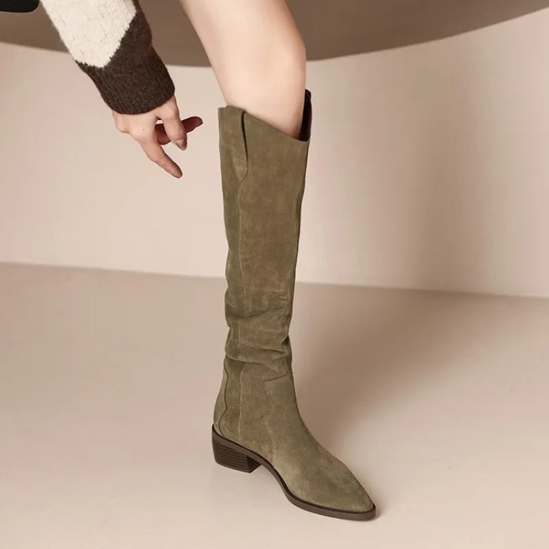 Valenzora - Vintage Wildlederstiefel mit Rüschen