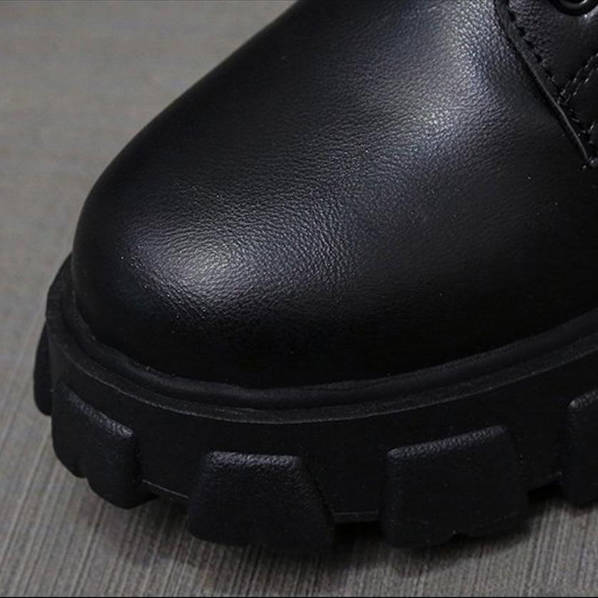 Valenzora | Moderne Schnürstiefel, Reißverschlussstiefel, seitlich angebrachte profilierte Sohle, klobiger Absatz, wadenhohe Stiefel
