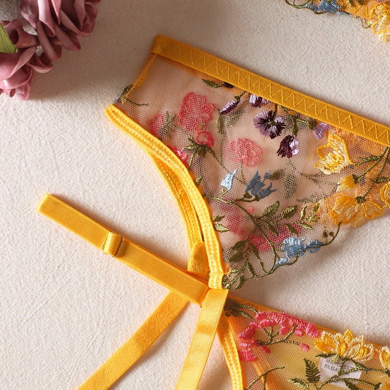 Valenzora | 3-piece French lingerie set for sensual elegance