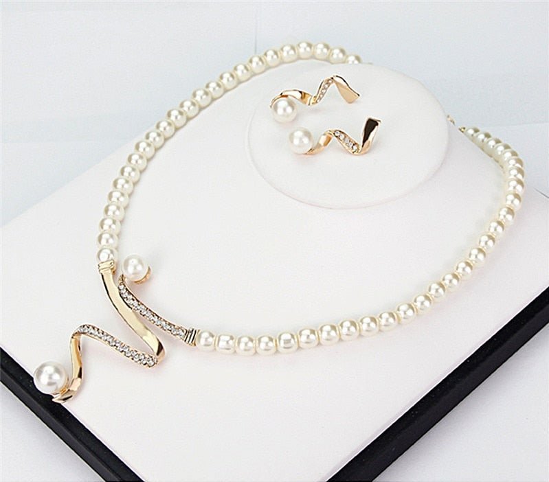 Valenzora | Perlenkette + Ohrringe Set