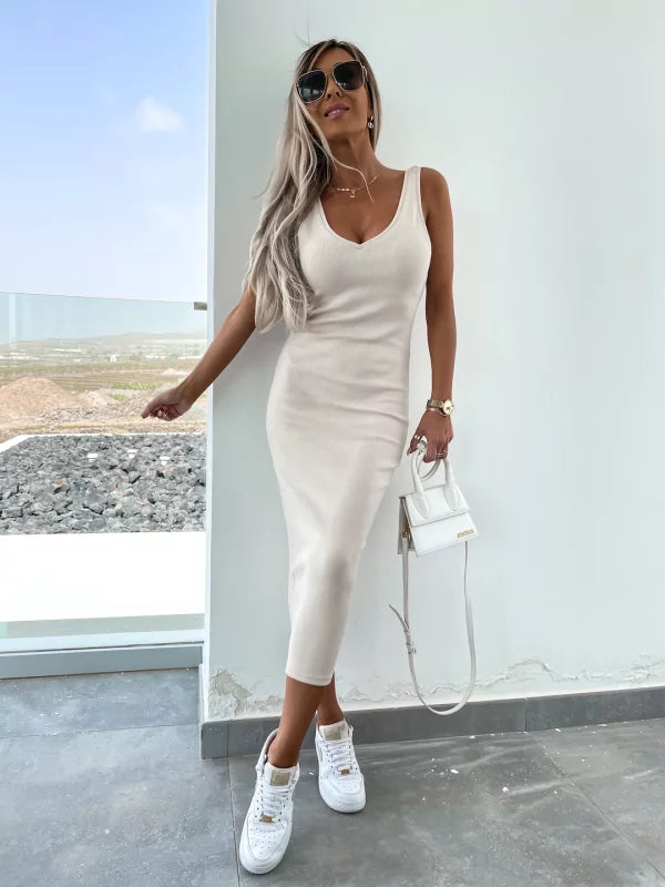 Valenzora | Stylish off-shoulder crop top and midi skirt set