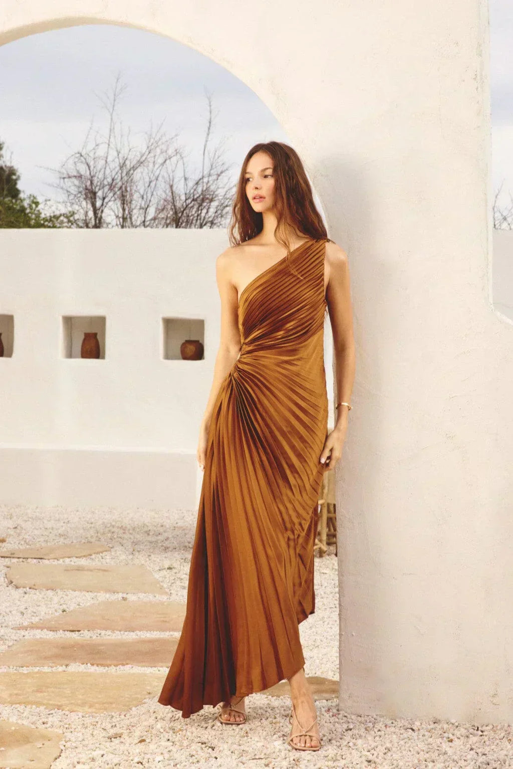 Valenzora | One-Shoulder-Plisseekleid in Midilänge