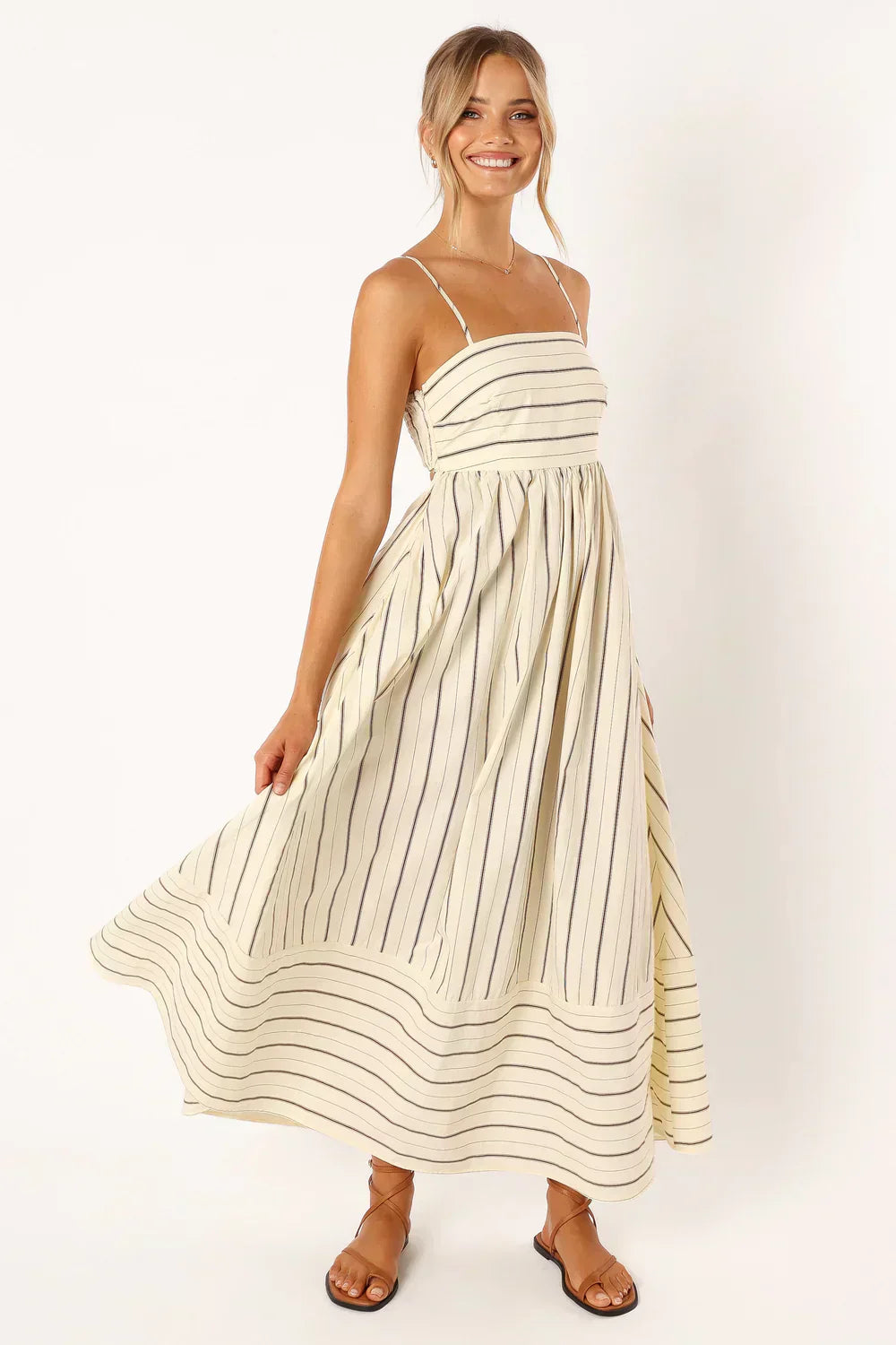 Valenzora | Summer dress with open shoulders