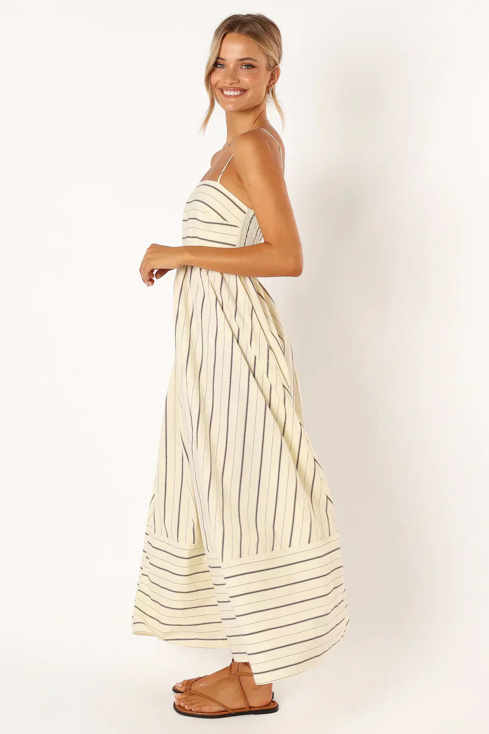 Valenzora | Summer dress with open shoulders