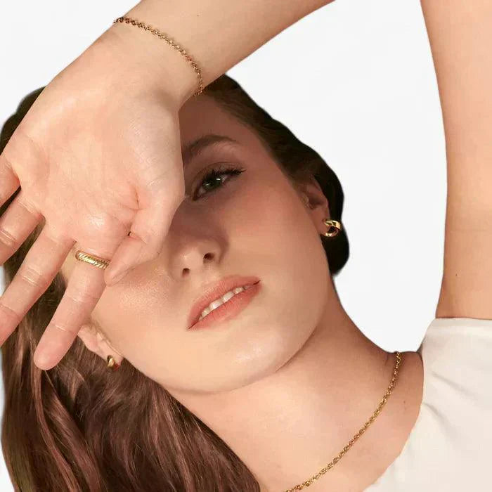 Valenzora | Refined silver earrings