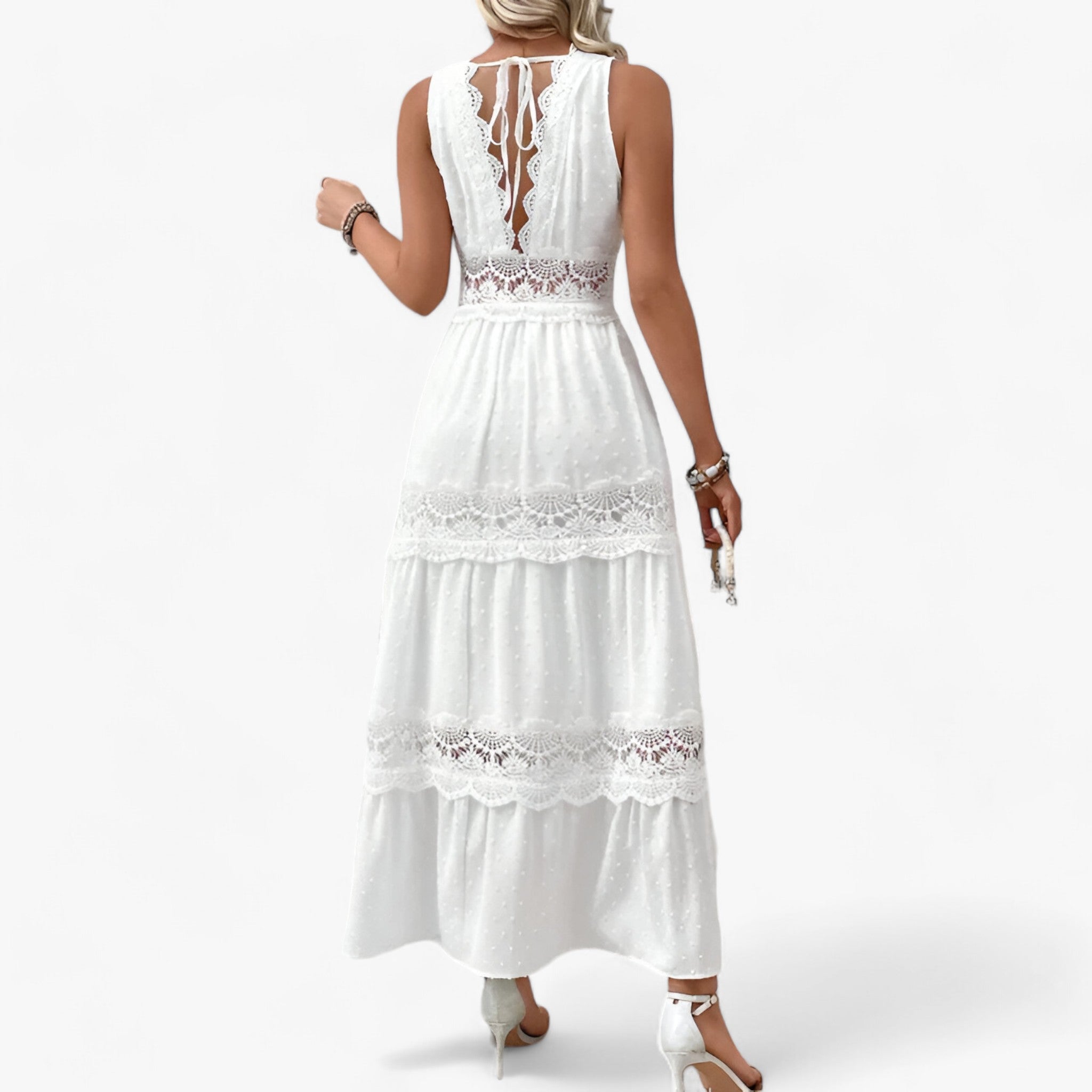 V-Ausschnitt Sommerkleid – Fließende Länge mit eleganten Details