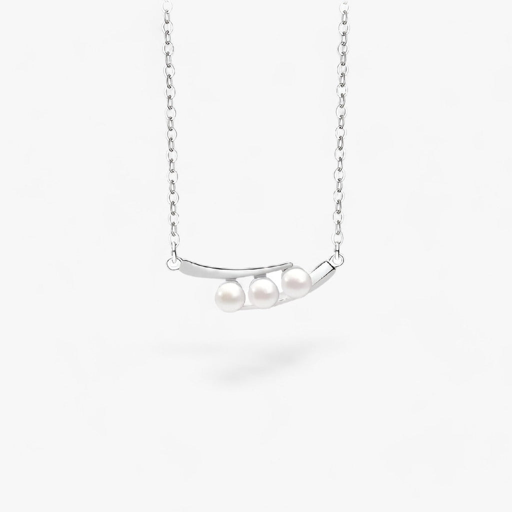 Elegance: Silver pearl pendant