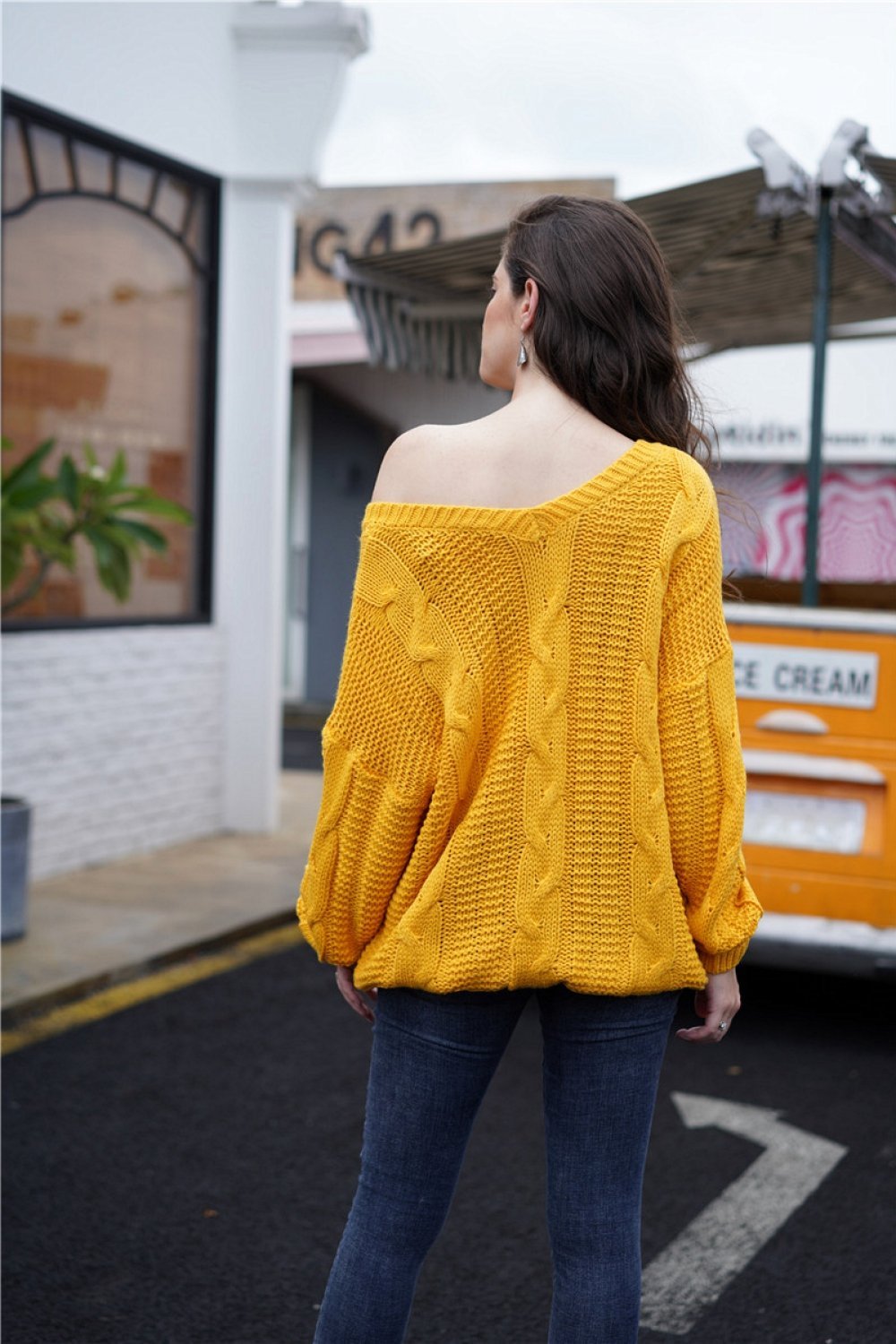 Valenzora Simple cable knit loose sweatshirt
