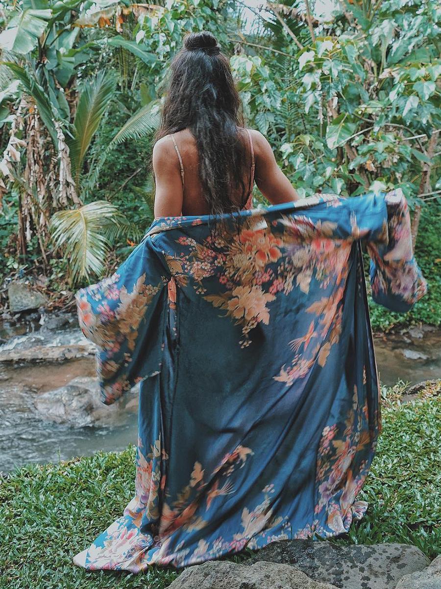 Valenzora | Long kimono robe with batwing sleeves