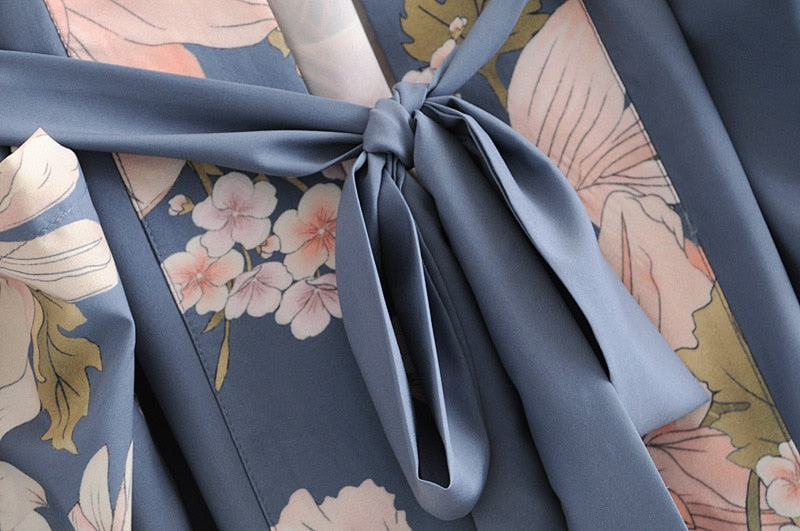 Valenzora | Langer Kimono-Bademantel mit Fledermausärmeln