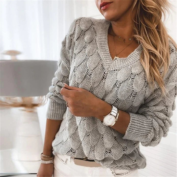 Valenzora - Women's V-neck cable knit sweater