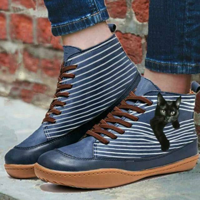 Valenzora | Flache Stiefel mit Katzenmuster