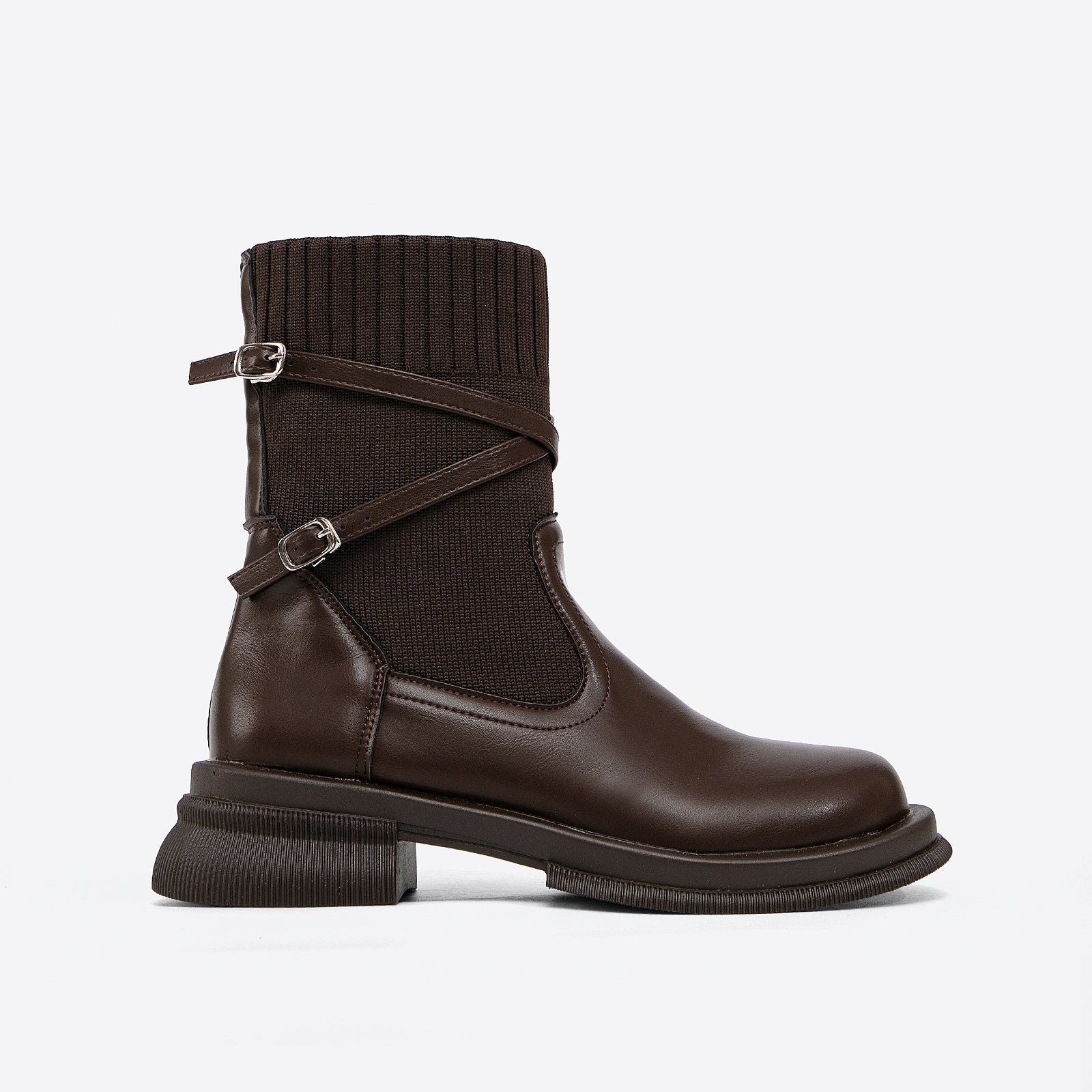 Valenzora | Elegant brown ankle boots with wrap straps