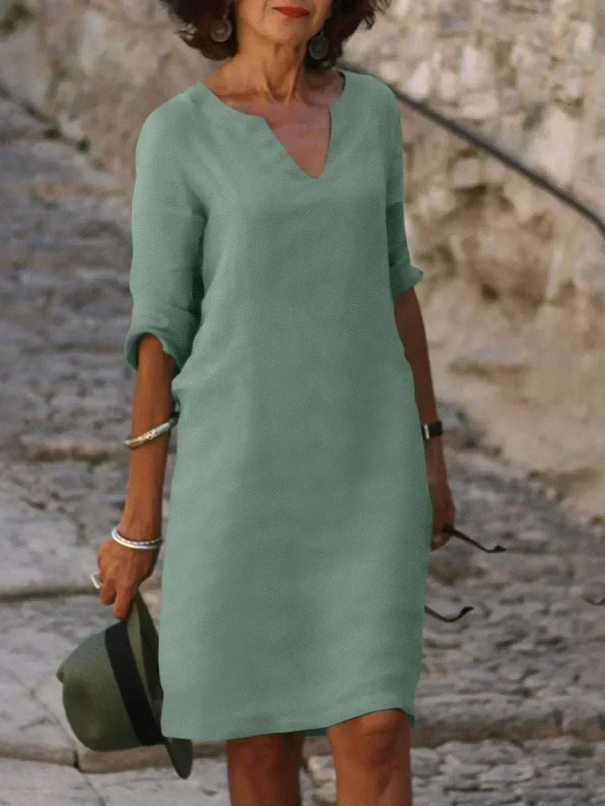 Valenzora | Stylish dress with elegant V-neck